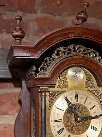 Голландские часы с боем и маятником, Tempus Fugit