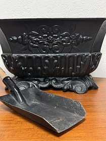 Чугунный зольник с совком, Франция, 1920-е годы