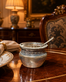 Парные старинные солонки с ложечками, посеребрение